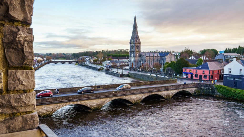 ballina-manor Bridge based in the scenic town of Ballina in County Mayo. Great National Hotels and Resorts, the most popular Irish owned and run hotels. Book directly for the best hotel deals in Ireland.