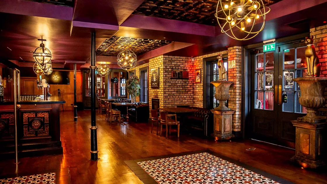 Crown Bar Interior