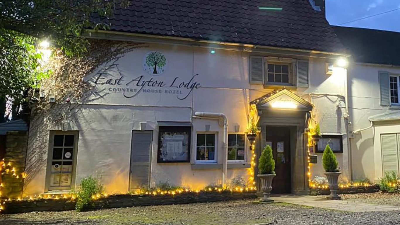East Ayton Lodge Exterior