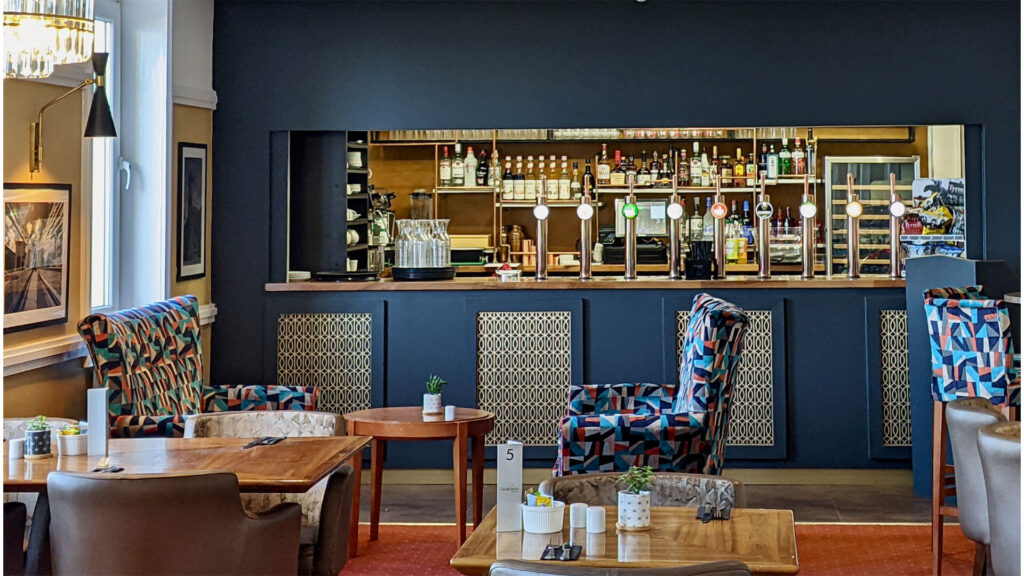 Promenade Bistro Bar Seating