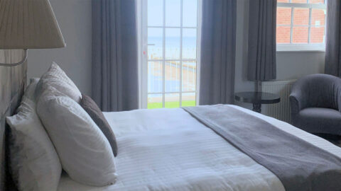 2022 The Cliff Hotel Guestroom