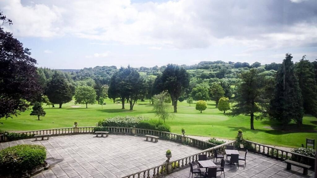 Exterior Elfordleigh Hotel