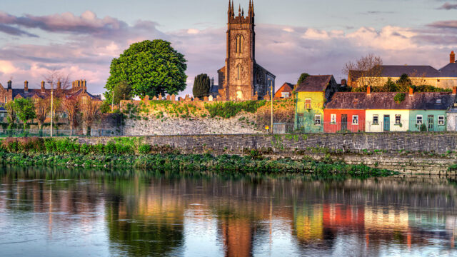 Shannon-river-scenery-in-Limerick-city