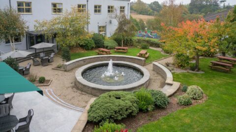 Newtown-Park-Outdoor-Courtyard